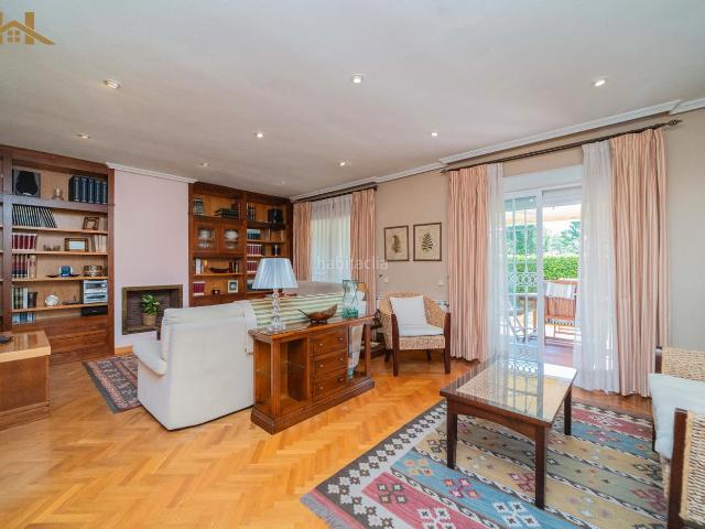Villa en venta en Sevilla La Nueva, Casco Antiguo