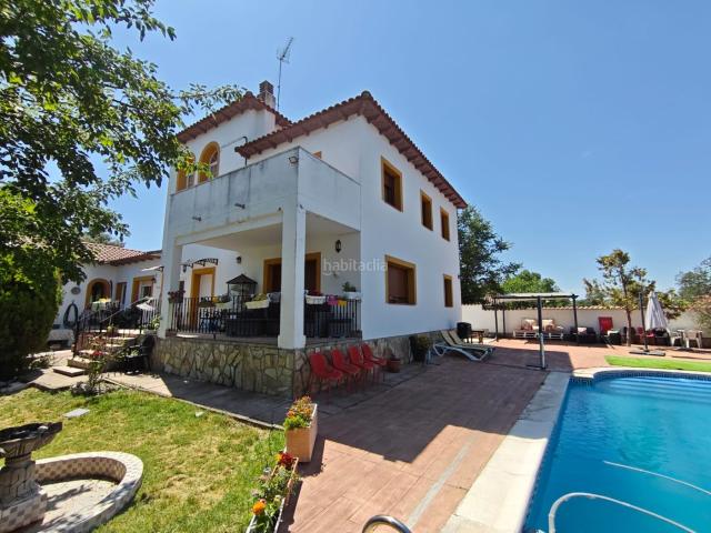Chalet en venta en Sevilla La Nueva, Madrid