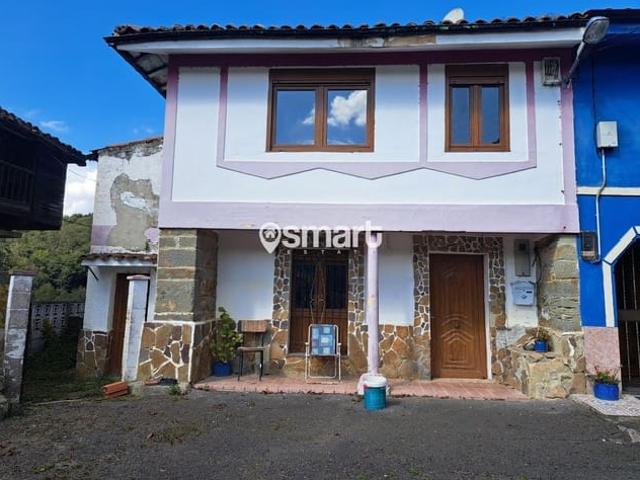 Chalet en venta en La Piñera, Siero