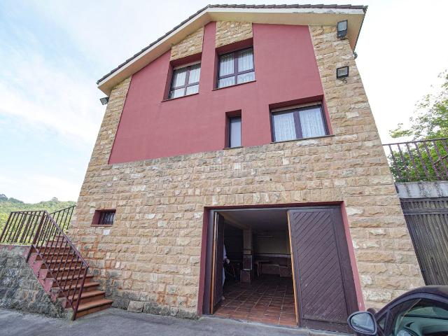 Chalet en venta en Santolaya, Siero