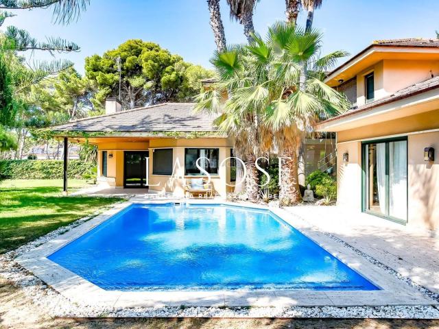 Chalet en venta en Terramar, Garraf