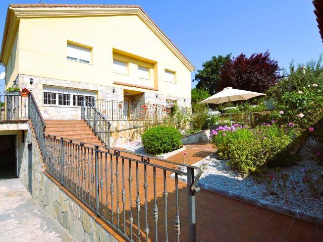 Chalet en venta en Somosierra, Madrid