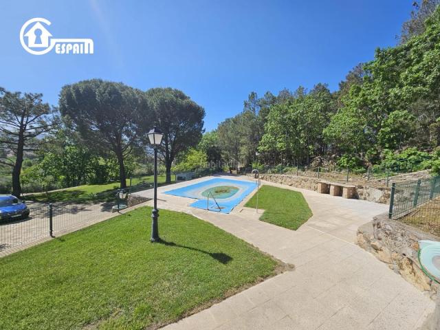 Villa en venta en Sotillo De La Adrada