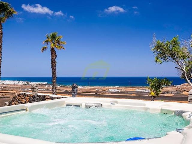 Chalet en venta en Tabayesco, Haría