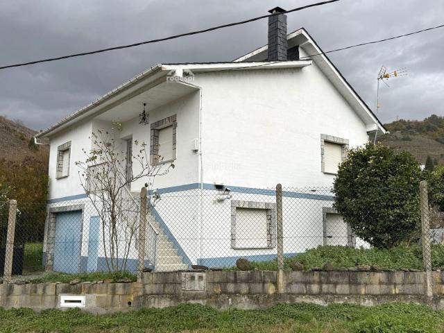Chalet en venta en Terra de Caldelas, Galicia
