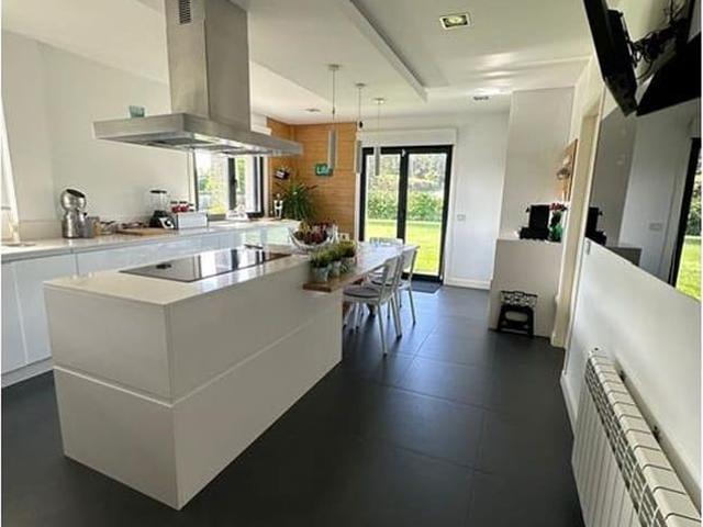 Chalet en venta en Vedra, Santiago