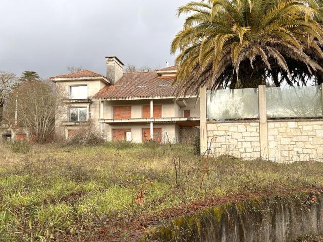 Chalet en venta en Luou, Santiago