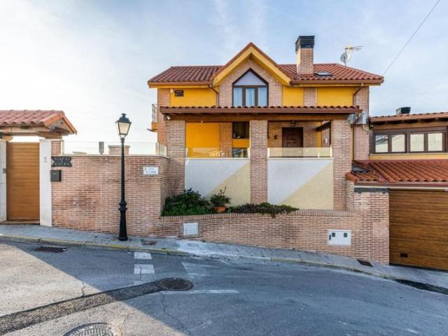 Chalet en venta en Titulcia, Madrid