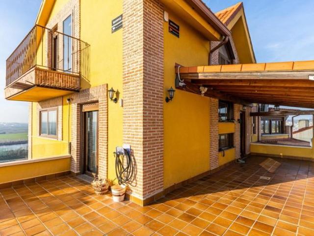 Chalet en venta en Titulcia, Madrid