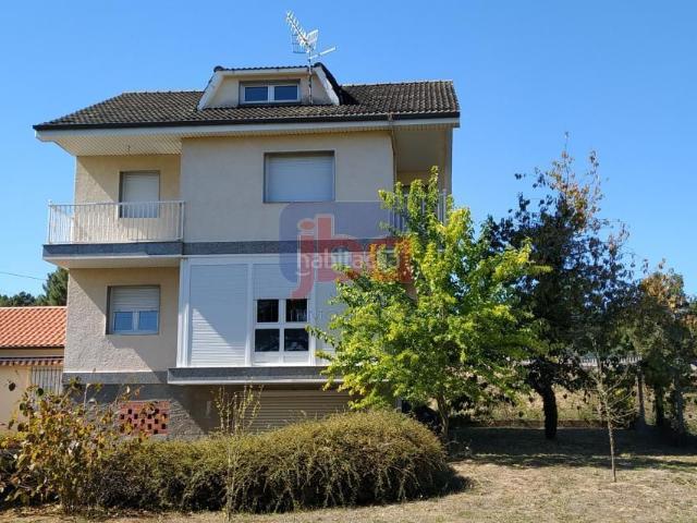 Chalet en venta en Toén, Ourense