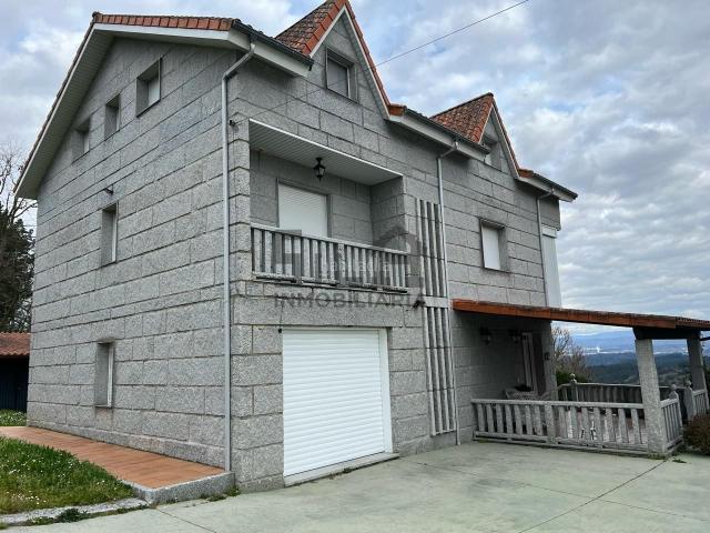 Chalet en venta en Toén, Ourense
