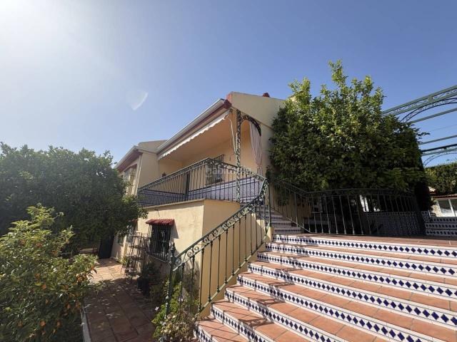Chalet en venta en Tomares, Andalucía
