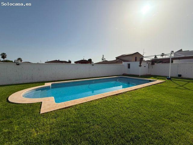 Casa en venta en Castilleja De La Cuesta, Andalucía