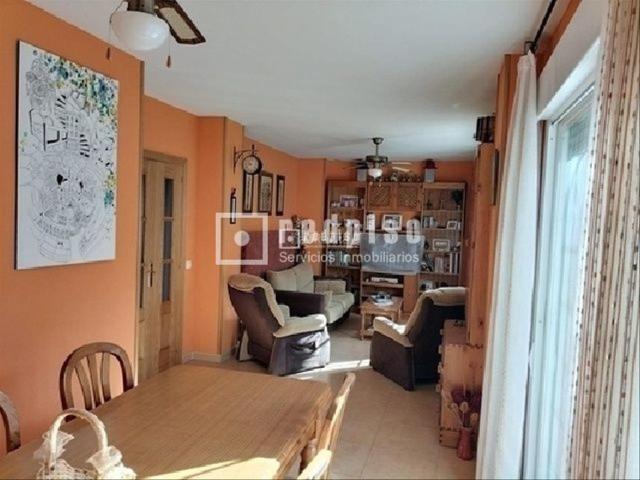 Villa en venta en Torija