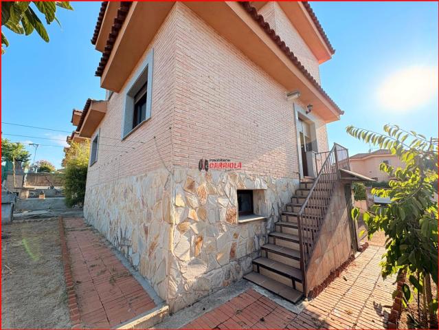 Villa en venta en La Torre De Esteban Hambrán