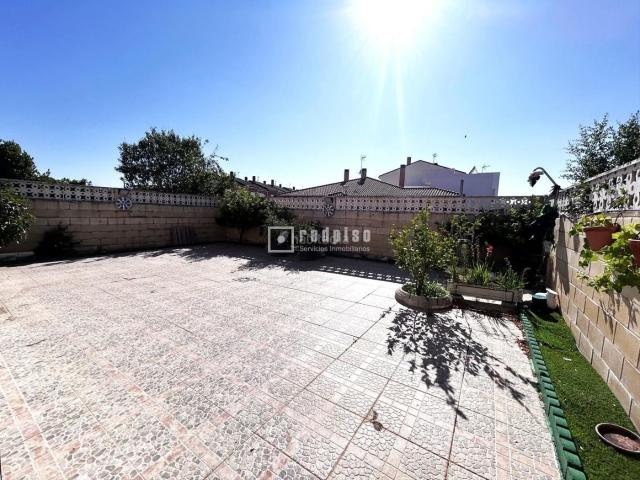 Villa en venta en Torrejón De La Calzada