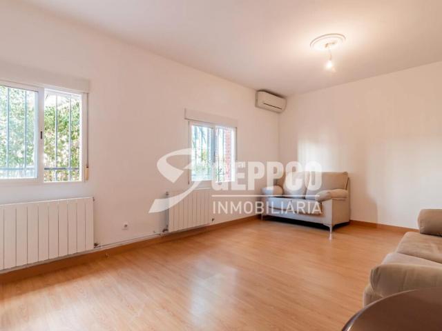 Chalet en venta en Torres De La Alameda, Madrid