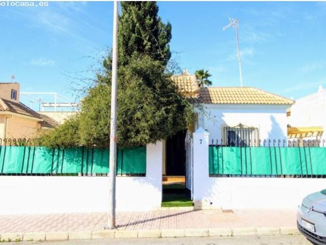 Casa en venta en La Rosaleda, Torrevieja