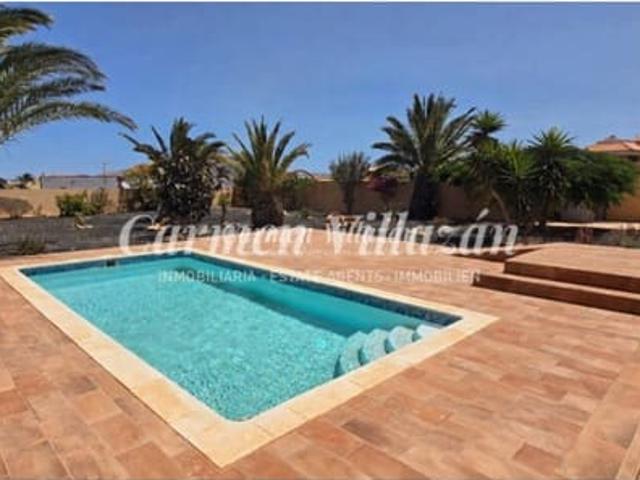 Chalet en venta en Antigua, Canarias