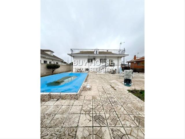 Chalet en venta en Ugena, Castilla-La Mancha