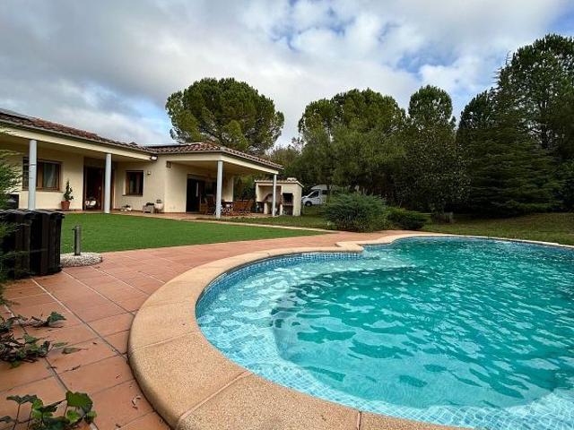 Chalet en venta en Pla de l'Estany, Catalunya