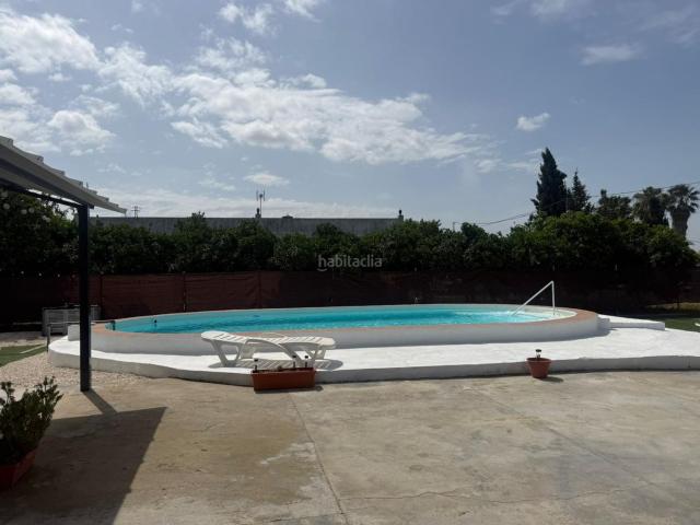 Chalet en venta en Utrera, Andalucía