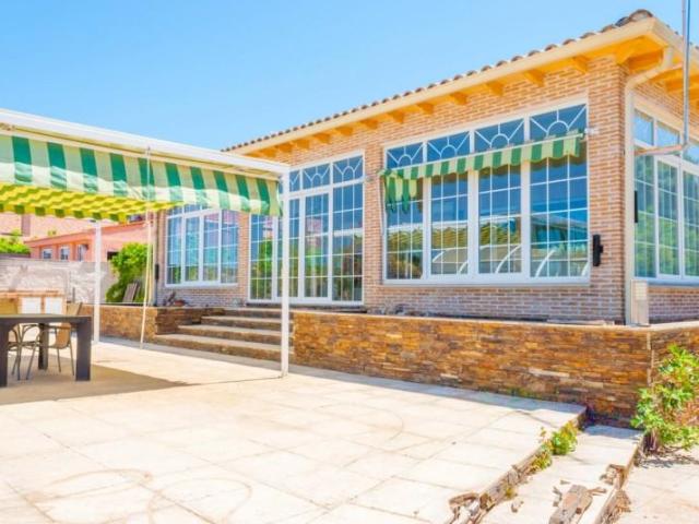 Chalet en venta en Valdeaveruelo, Castilla-La Mancha