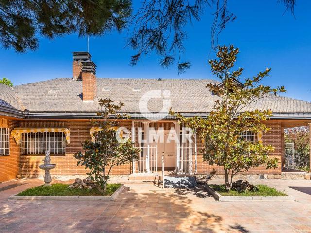 Chalet en venta en Sevilla La Nueva, Madrid