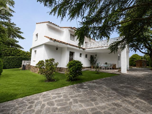 Chalet en venta en Valdemorillo, Madrid