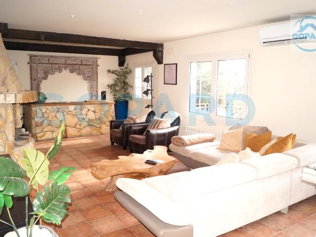 Chalet en venta en Valdemorillo, Madrid