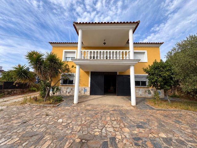 Chalet en venta en Valencia de Alcántara, Cáceres