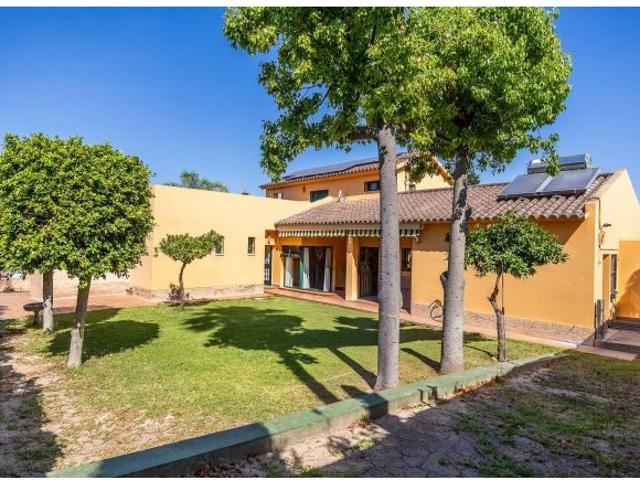 Casa en venta en Valencina De La Concepción, Andalucía