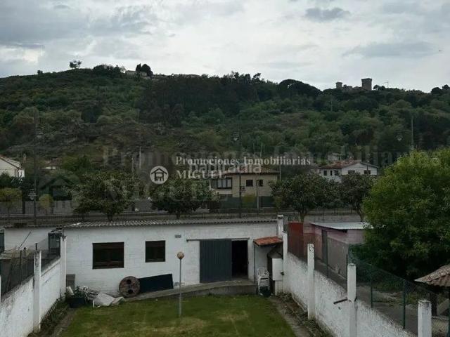 Chalet en venta en Verín