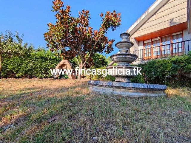 Chalet en venta en Verín