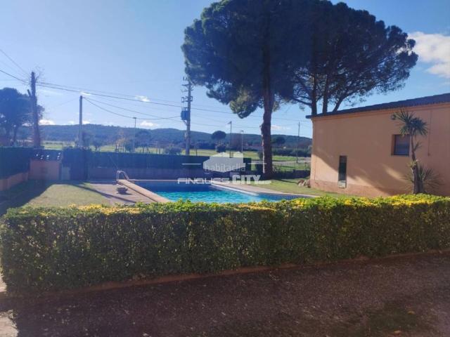 Villa en venta en Viladamat