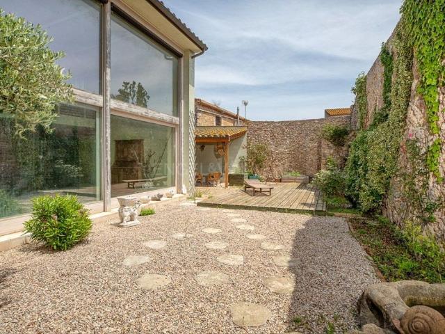 Villa en venta en Viladamat