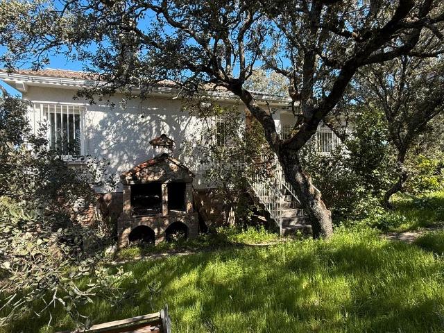 Chalet en venta en Villa Del Prado, Madrid