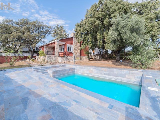 Chalet en venta en Villa Del Prado, Madrid