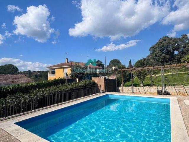 Chalet en venta en Villa Del Prado, Madrid