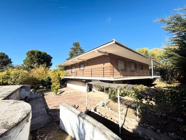 Chalet en venta en Villalbilla, Madrid