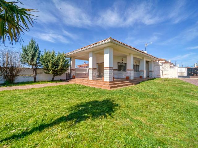 Chalet en venta en Villamanrique De Tajo, Madrid