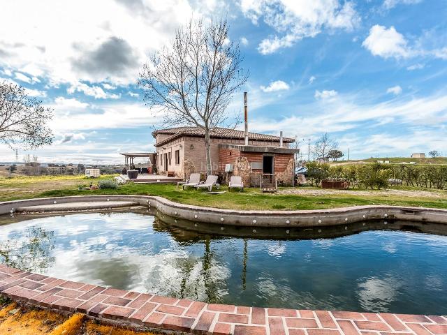Villa en venta en Villamanta