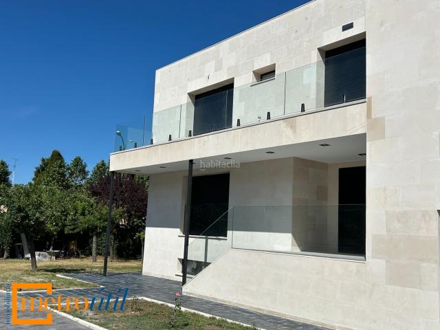 Chalet en venta en Anantapur, Villamayor