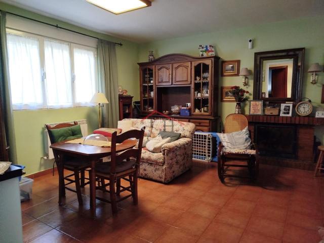 Chalet en venta en Navatejera, Villaquilambre