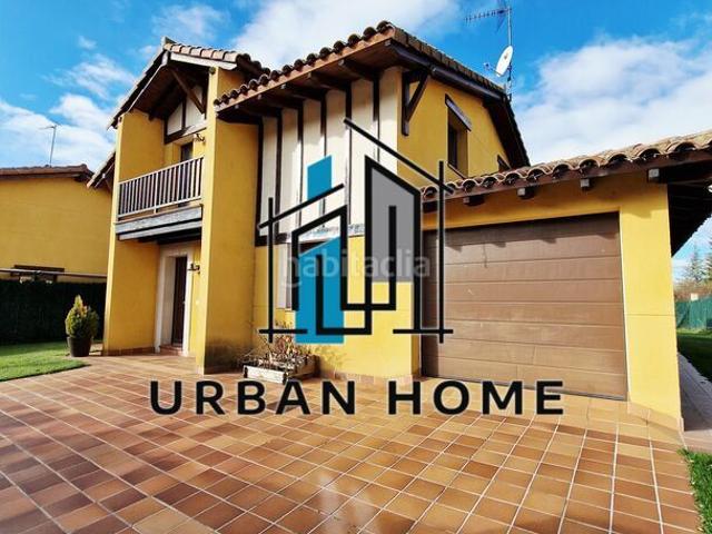 Chalet en venta en Navatejera, Villaquilambre