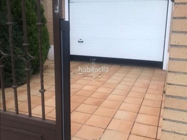 Chalet en venta en Navatejera, Villaquilambre
