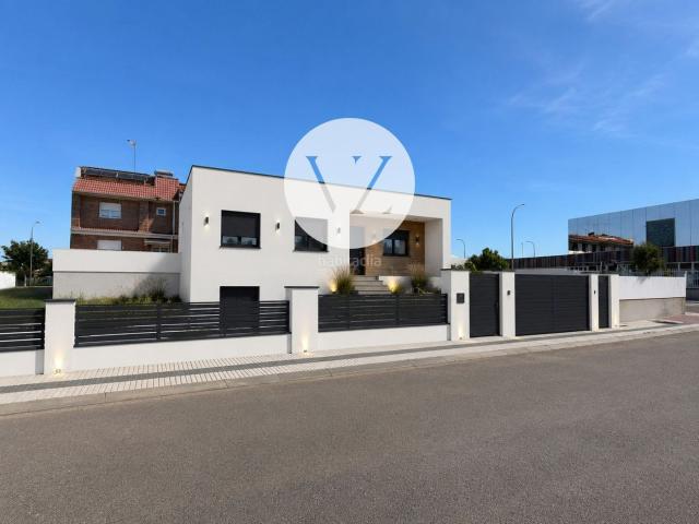 Chalet en venta en Villares De La Reina, Castilla y León