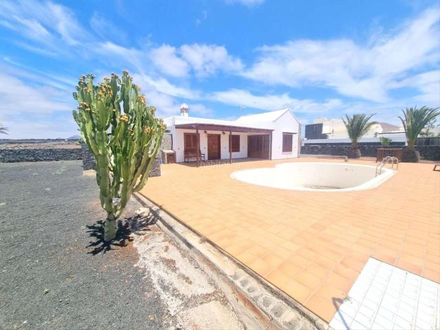 Villa en venta en Yaiza
