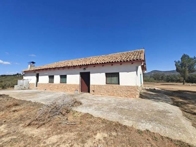 Chalet en venta en Yátova, Valencia