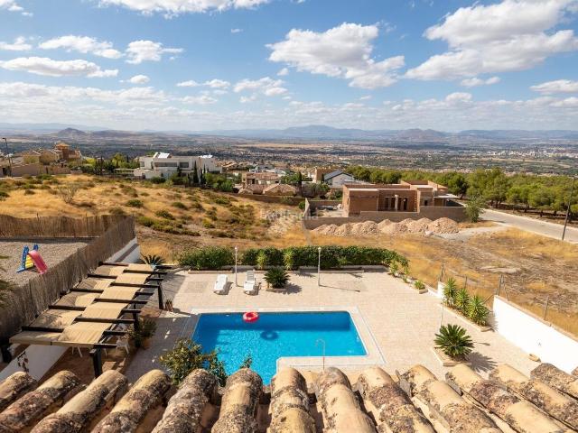 Villa en venta en La Zubia, Barrio Ermitaño